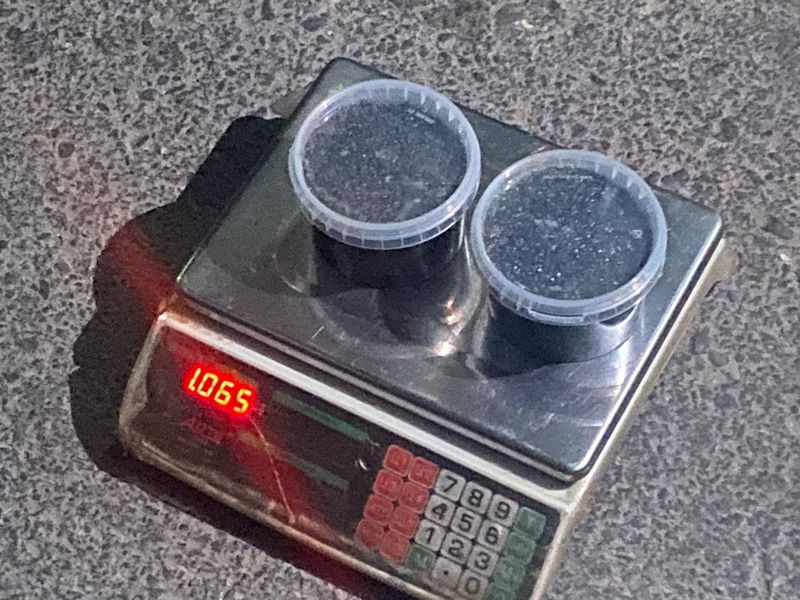 В Актау на мужчину завели уголовное дело за килограмм черной икры