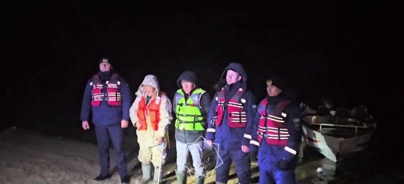 80-летний рыбак и его 71-летний друг заблудились на Шардаринском водохранилище