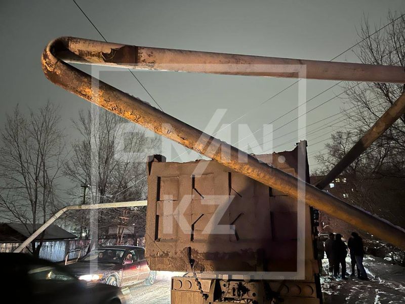 Жители нескольких микрорайонов в Алматы остались без отопления в морозы