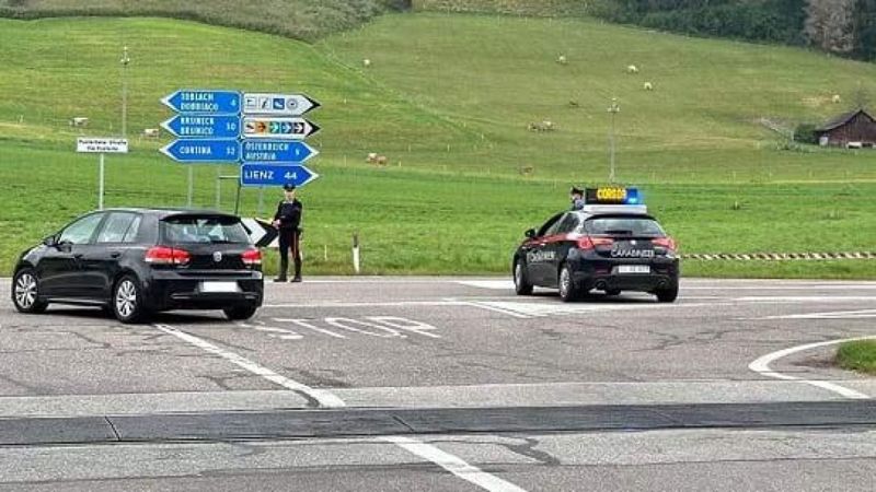 Сын охотника открыл стрельбу и забаррикадировался в доме в Италии