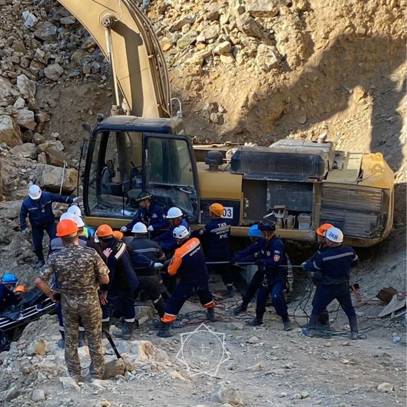 Автобус провалился под землю на руднике «Майкаинзолото»: нашли тело четвёртого спасателя