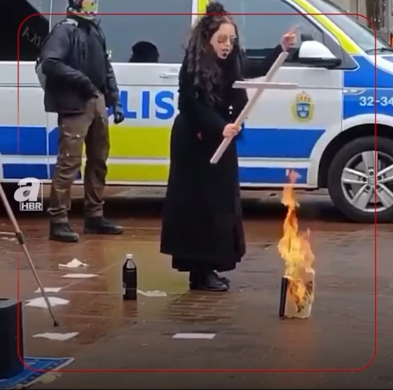 Коран вновь сожгли в Стокгольме