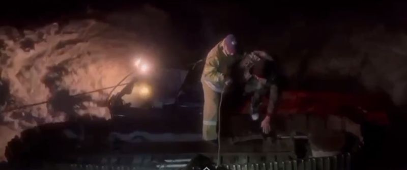 Экскаватор с водителем упал в реку в Алматинской области