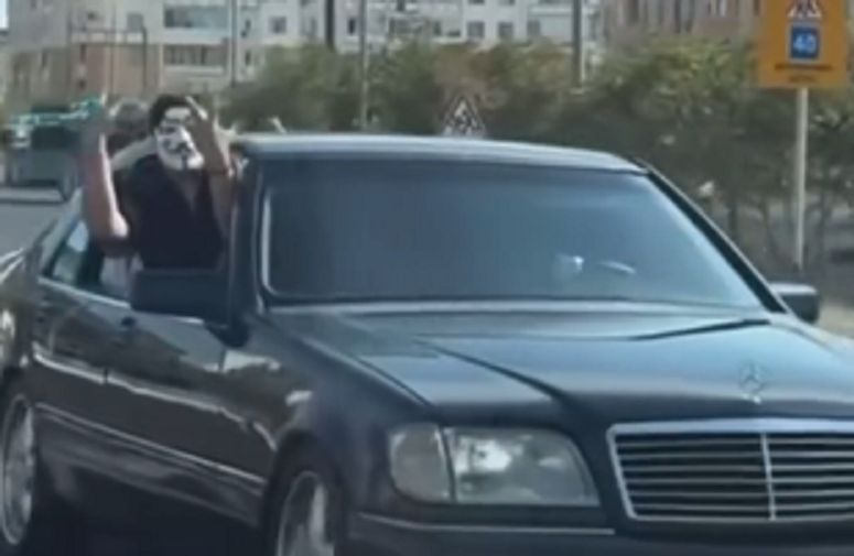 Задом по встречной: актауский водитель накуролесил на дорогах города