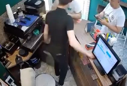 Тренеры по боксу устроили дебош в кафе Костаная: им грозит арест или штраф