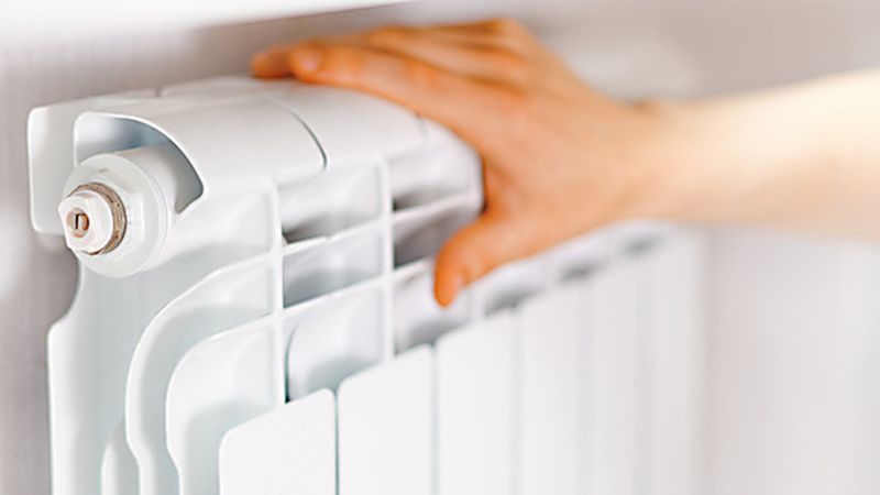 Обещал провести отопление: карагандинцев обманули на 23 млн тенге