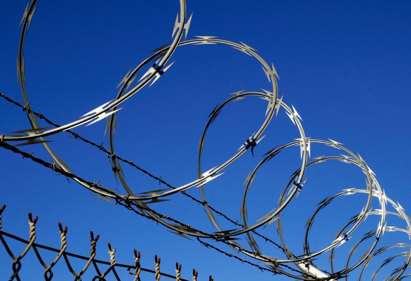 В Атырау со взяткой поймали начальника СИЗО