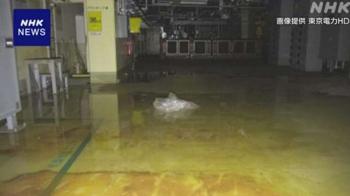 На АЭС Фукусима в Японии произошла утечка 25 тонн радиоактивной воды