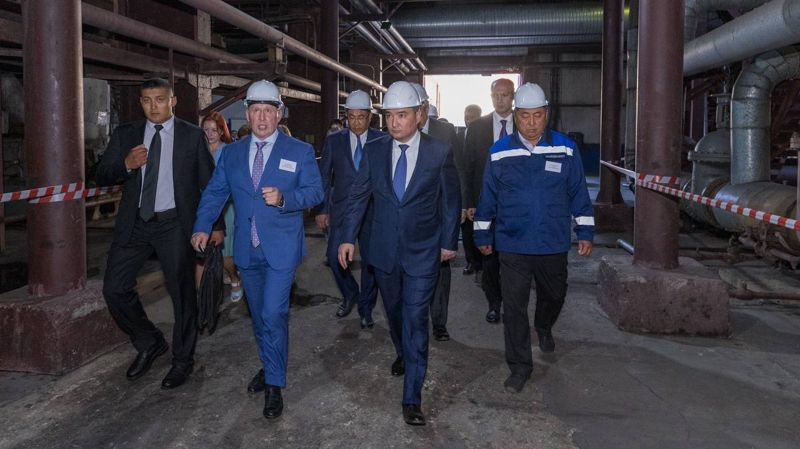 Бектенов назвал критической ситуацию с теплоснабжением в области Абай и Семее 