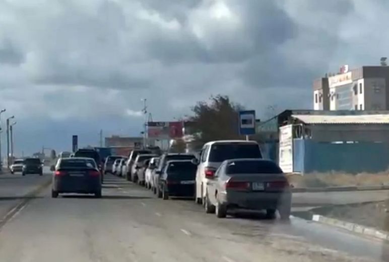 Очереди на газозаправках наблюдаются в Актау