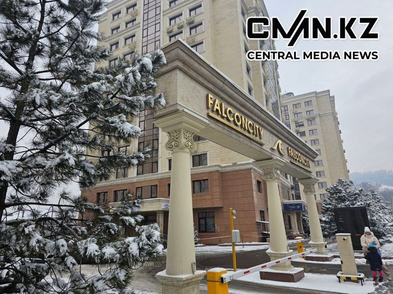 Вывезли сумки с шампунем и косметикой: дочку Амандыка Баталова обвиняют в потере 26 млн тенге