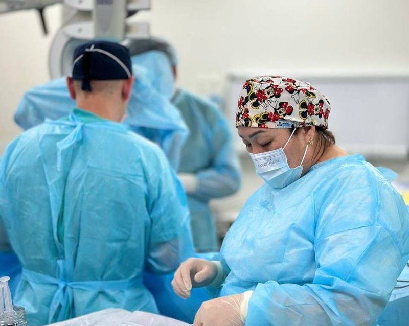 Семь детей с врождёнными аномалиями позвоночника прооперировали в Алматы