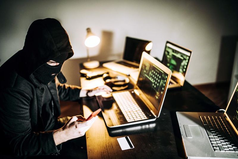 Хотели заработать: подростки покупали номера для мошенников в Костанае