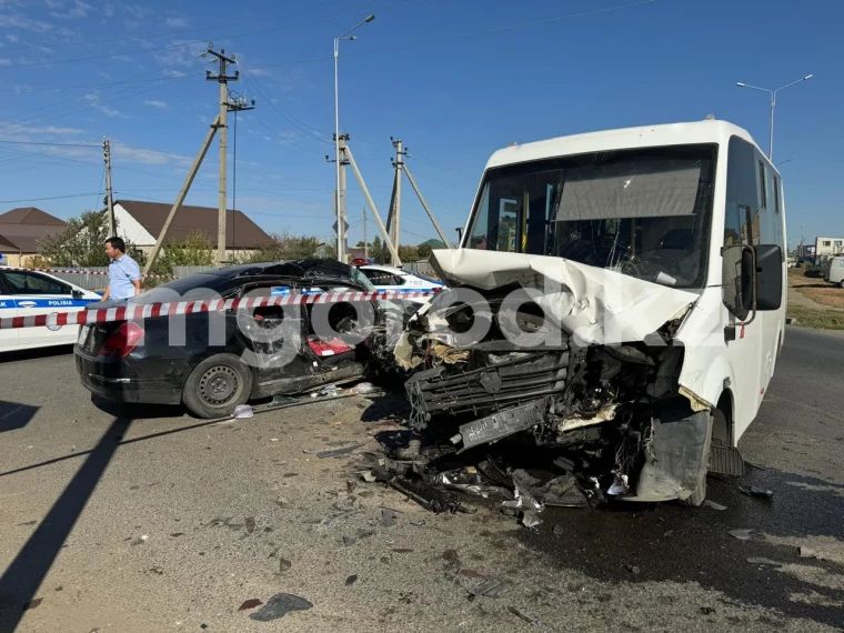 11 человек пострадали в ДТП с участием автобуса в Уральске