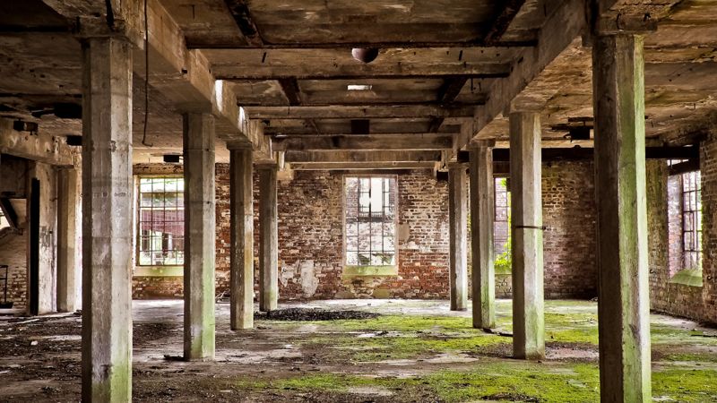 Тело девочки нашли в заброшенном здании в Астане