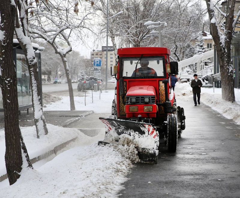 Акима Талгара оштрафовали после жалоб на плохие дороги