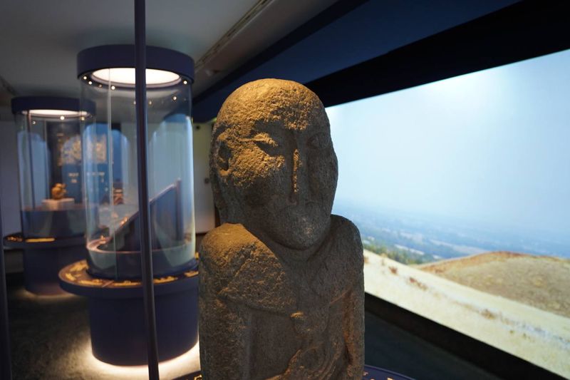 Выставка «Казахстан: сокровища Великой степи» открылась в Париже