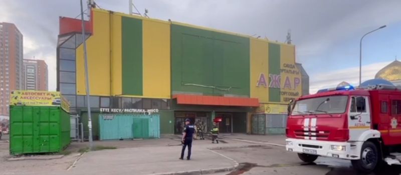 Три бутика сгорели в торговом доме столицы