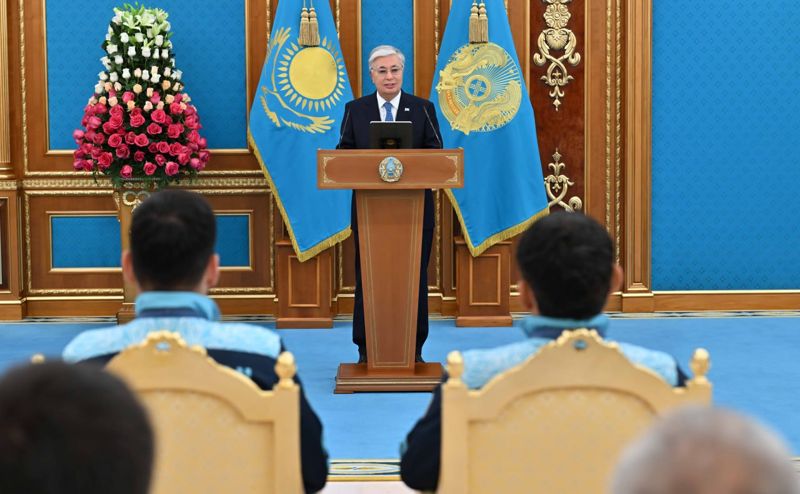 Не находят поддержки и уезжают: Токаев заявил о необходимости повысить статус тренера в РК
