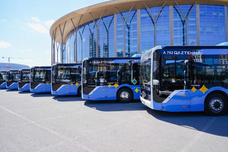 Старые автобусы в Астане: не обновляющие автопарк компании должны уйти с рынка - аким