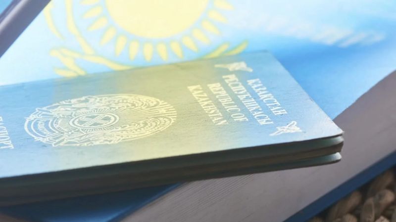 Казахстанцам, которые находятся в России, рекомендуют иметь при себе документы