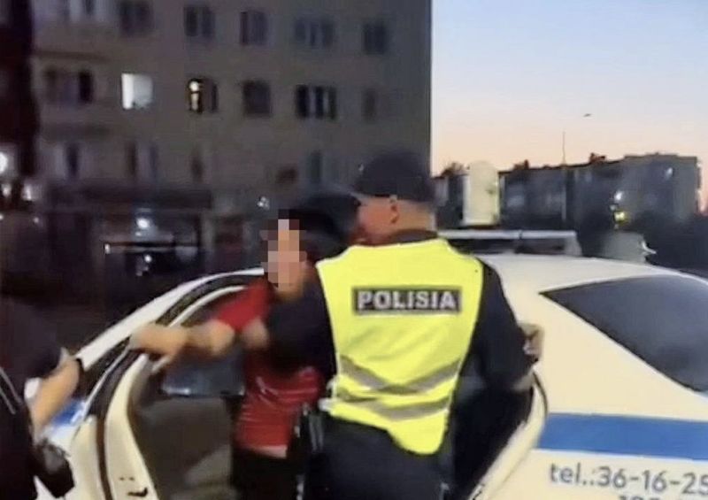 Две женщины оказали сопротивление полицейским в Семее