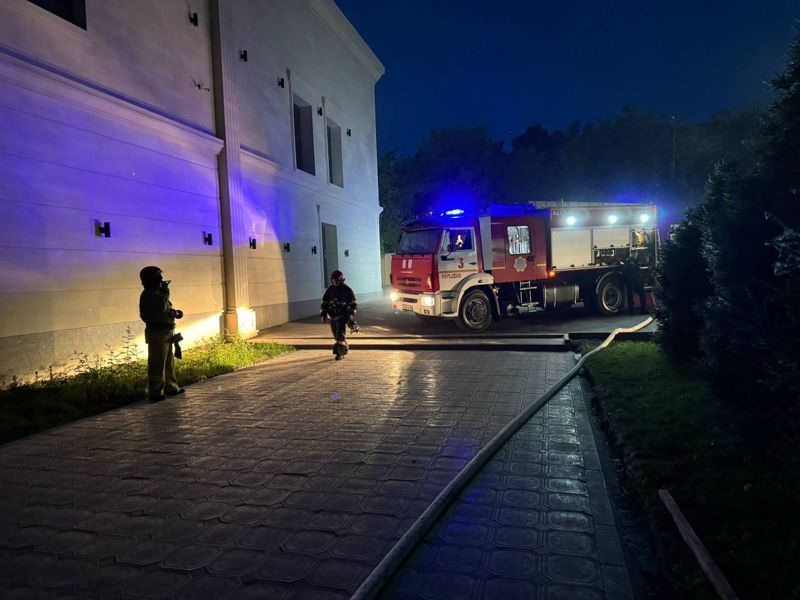 В кафе Павлодара вспыхнул пожар, в Астане горит общежитие