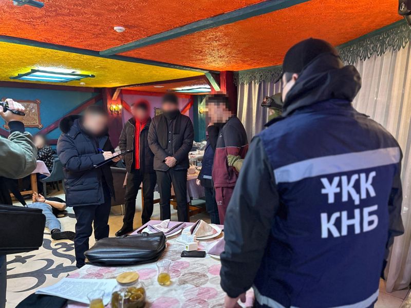 Под защитой воров в законе: в Акмолинской области задержали преступную группировку
