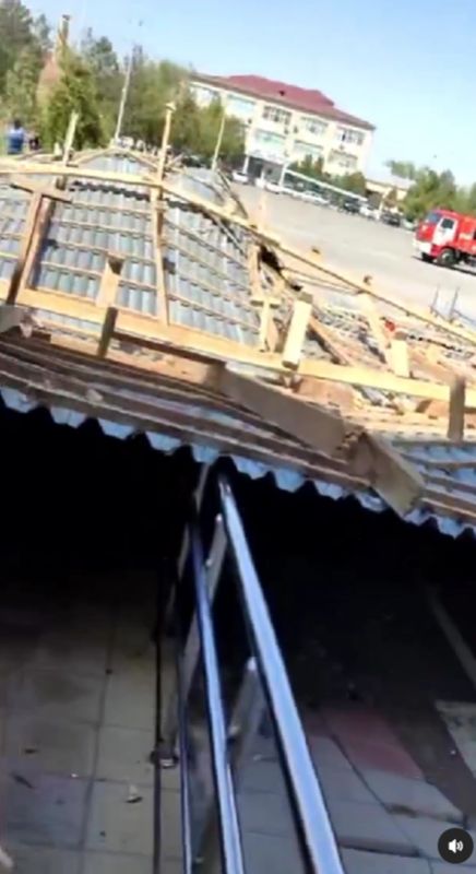 18,5 млн тенге заплатит "Казпочта" женщине, на которую упала крыша