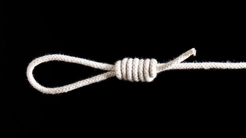 Задушила веревкой дочку-инвалида: что известно о спрыгнувшей с аттракциона  алматинке?