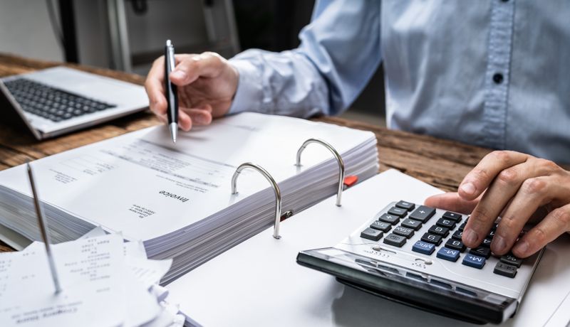 В Туркестанской области 11 сотрудников районного отдела образования осудили за хищение