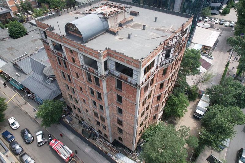 Недостроенную многоэтажку снесут в Алматы по решению суда