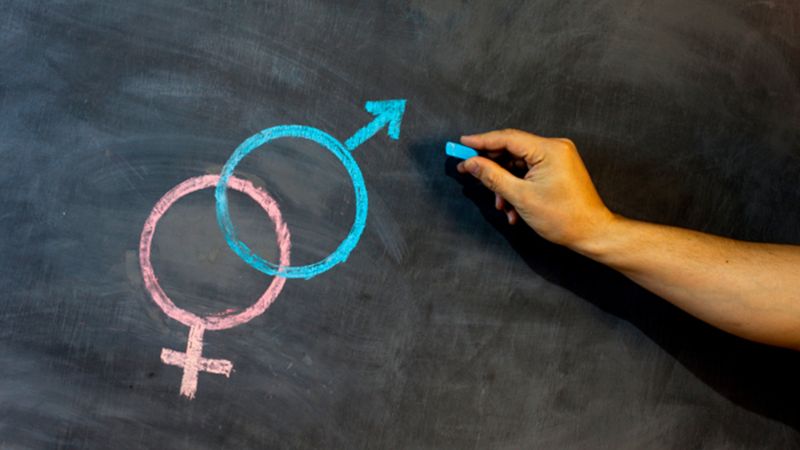 Детей учат надевать презервативы: казахстанским лагерем ужасаются в Кыргызстане