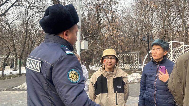 Феминисток пытались задержать в Алматы накануне 8 марта