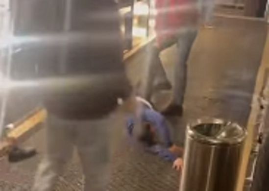 Посетителя кафе жестоко избили охранники в Алматы