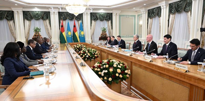 Главы Казахстана и Гвинеи-Бисау провели переговоры в расширенном формате