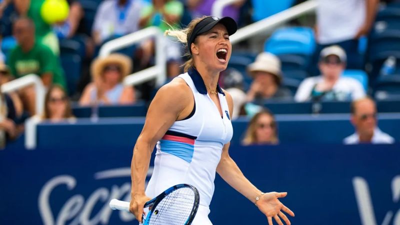 Юлия Путинцева разгромила француженку на турнире WTA-1000 в Китае