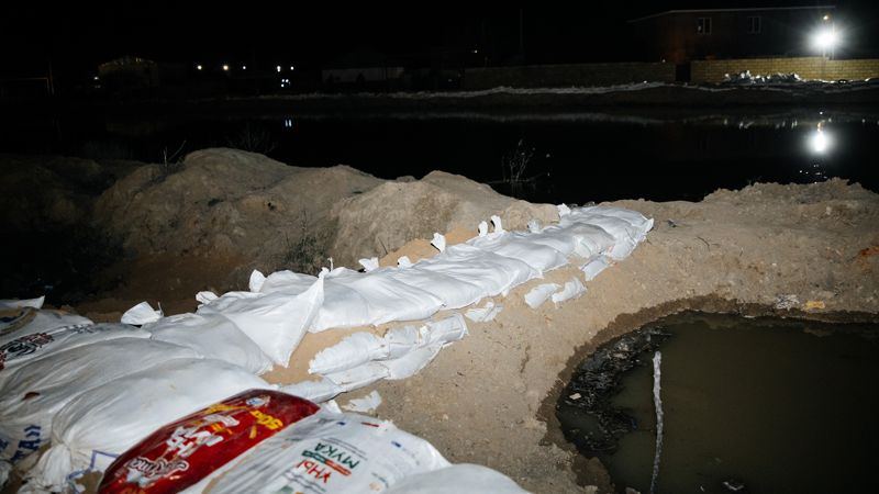 Из Кульсары эвакуировано уже свыше 15 тысяч человек