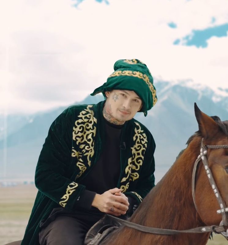 Уехавший из России рэпер Моргенштерн обещал отправить в Костанай гумпомощь