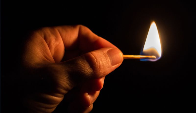 Маңғыстау әкімдігі алдында өзін өртеген ер адам көз жұмды