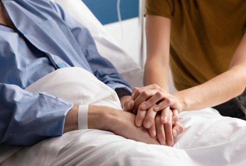 Вернули к жизни: 60-летнего пациента выписали из больницы в Шымкенте