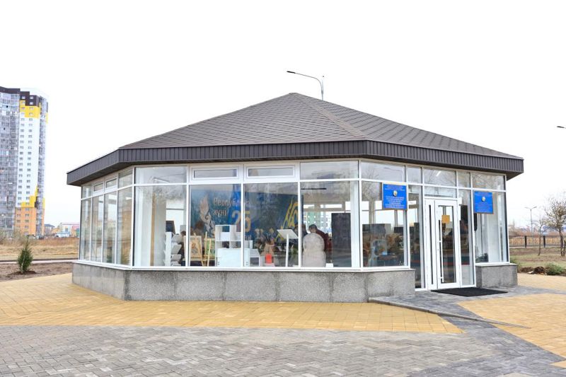 Книги, караоке и настольные игры: необычную библиотеку открыли в Караганде