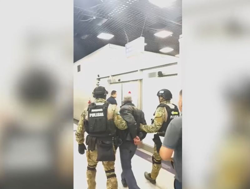 27 лет прятался в Бельгии под чужим именем: подозреваемого в убийстве этапировали в Алматы  