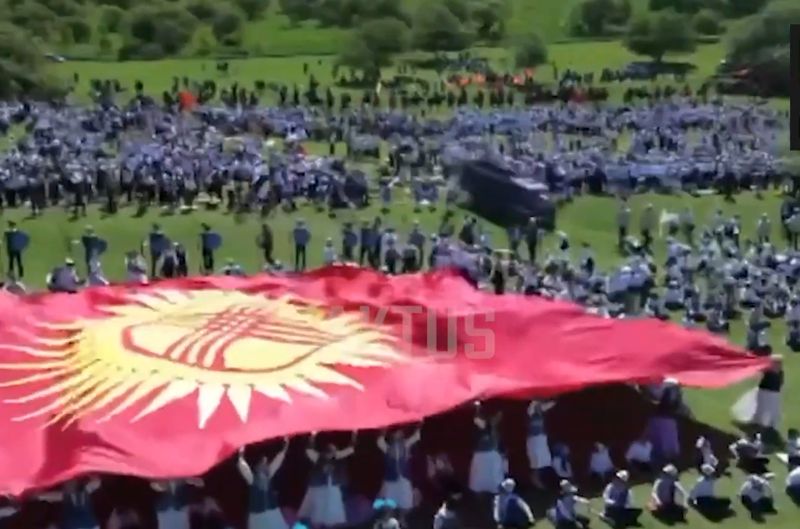 В Кыргызстане более 30 детей пострадали от наезда грузовика