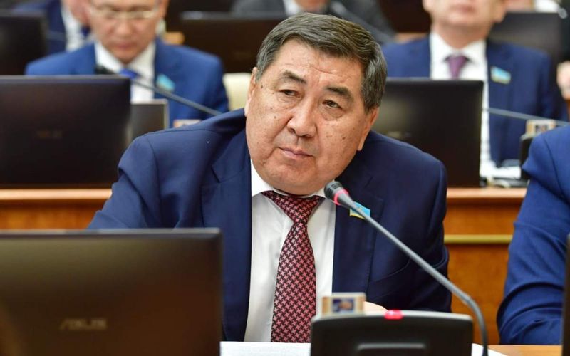 Отравили или нет: Ермурат Бапи не уезжал в европейскую клинику