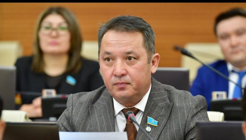 Аскар Садыков прокомментировал лишение его депутатского мандата и исключение из партии