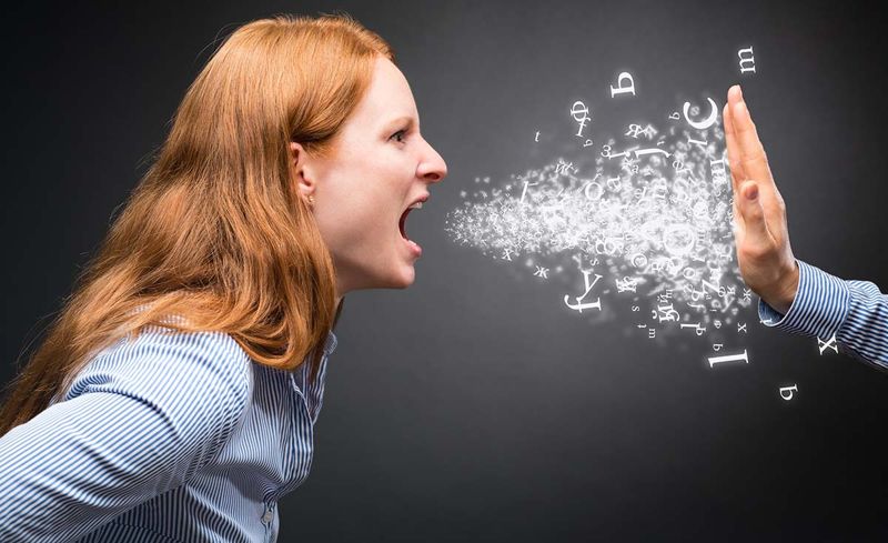 Матерят и угрожают: коммунальщики Караганды пожаловались на горожан