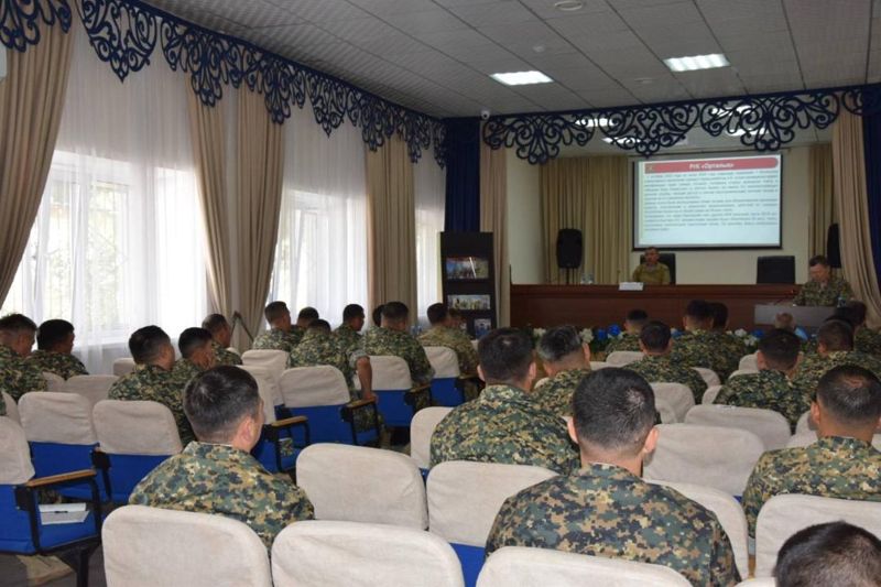 В Темиртау 36 военнослужащих Нацгвардии попали в больницу