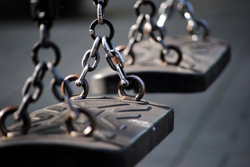 Упал с качелей: подробности смерти мальчика на детской площадке в Актобе