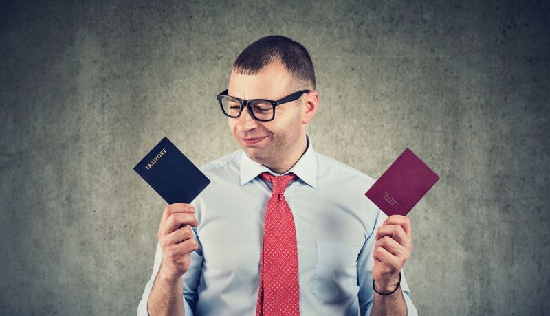 Двойное гражданство: жителя Атырауской области оштрафовали на 500 тысяч тенге